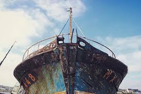 Cette Annee Nous Voulions Absolument Voir Un Ou Plusieurs Cimetieres De Bateaux Nous Avions Essaye D En Trouver Un A La For Foret Fouesnant Fouesnant Bateaux