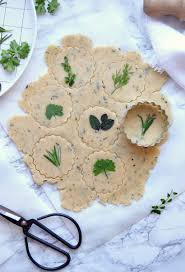 Rezept Parmesan Shortbread Cookies Und Eure Lieblingsfilm Tipps Emma Bee Rezept Bienenplatzchen Shortbread Rezepte