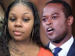 Breonna Taylor Grand Jurors Call for Impeachment of Attorney General Daniel  Cameron