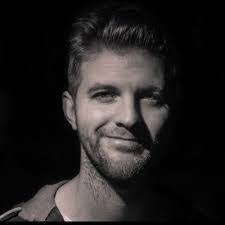 Ian Dillon's Instagram, Twitter & Facebook