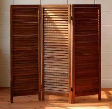 Setiap ruang dalam hunian tidak selalu harus dipisahkan tembok. Pembatas Ruangan Dari Kayu Yang Unik Blog Qhomemart