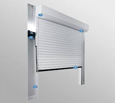 Im kern sind garagenrolltore von ihrer funktionsweise aufgebaut wie fensterrollläden, nur deutlich größer. Garagen Rolltore