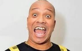 O vocalista do molejo, anderson leonardo, está sendo acusado de estupro por um homem de 21 em entrevista à quem, a polícia informou que anderson será chamado para depor assim que sair o. I34svzec0u3uem