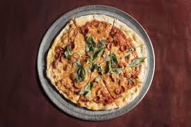 The Best Pizza In New York City According To Top Chefs New York Pizza Good Pizza Top Chef