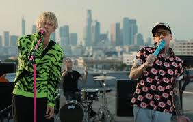 Well we just saw machine gun kelly's vmas preshow performance, and we're nostalgic once again, wishing we could've been front row on that rooftop. Watch Machine Gun Kelly Team Up With Travis Barker And Blackbear At Mtv Vmas 2020
