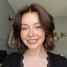 Alison Buckman's Instagram, Twitter & Facebook