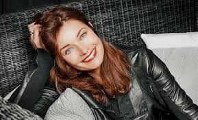 Pavlína, ve světě známá jako paulina pořízkova, není jen obyčejnou modelkou, patří do kategorie supermodelek. Pavlina Porizkova Chuda Dcera Emigrantu Dobyla Svet Plavkami Idnes Cz