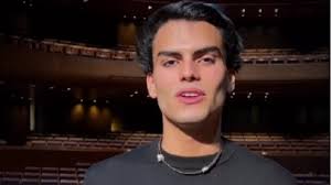 Tomás Suárez-Vértiz, hijo de Pedro Suárez-Vertiz, seguirá el legado de su  padre y se lanzará como solista