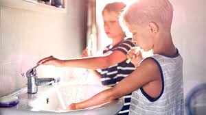 In der waschmaschine wirken mechanische kräfte, waschmittel und (erwärmtes) wasser kombiniert auf das waschgut ein. Geht Uns Bald Das Wasser Aus 5 Tipps Zum Wasser Sparen Im Haushalt