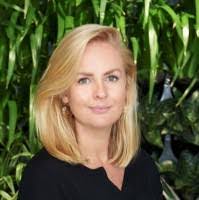 Laura Ancell's Instagram, Twitter & Facebook