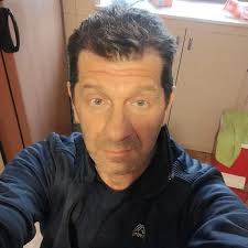 A parte che si scrive benzodiazepine ma vabbè dettagli, poi non so se lo  sai ma lo Xanax è un ansiolitico, lo si può prendere con la ricetta in  farmacia è un