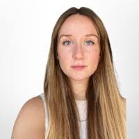 Ainsley Harris's Instagram, Twitter & Facebook