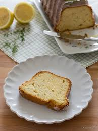 Und deshalb hab ich diesem kuchen auch eine. Zitronen Ingwer Kuchen Mit Thymian Und Rosmarin Die Kuchenzuckerschnecke