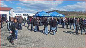 Motorrad Hofmann Gelungenes Farmer S Osterevent 2015 Zum 16 Mal Hat Motorrad Hofmann In Rossbach Am 5 Und 6 April Ein Ge Quad Party Organisieren Ausstellung