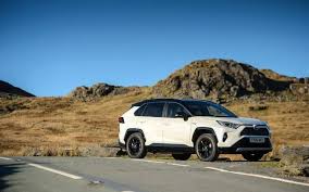 Although the fifth generation toyota rav4 just had its official debut at the new york auto show, the automa. Toyota Rav4 11 Common Problems Useful Guide Engine Patrol