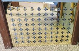 Grille D Aeration En Laiton Realisee Sur Mesure Avec Un Motif De Fleurs De Lys Aeration Laiton Grille