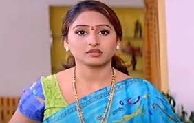 Actress: ఆరుగురు పతివ్రతలు హీరోయిన్‌ గుర్తుందా.. ఇప్పుడీ బ్యూటీ ఏం  చేస్తోంది.? | Do you know what is Aruguru pativratalu fame Amrutha doing now