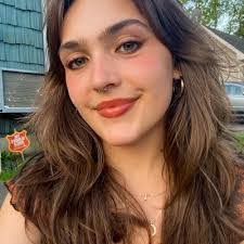 Erin Auld's Instagram, Twitter & Facebook