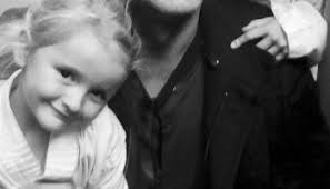 Papa engagé pour la société et pour son fils : portrait d'Emil, papa gay