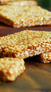 El uso en la cocina del sésamo está muy extendido tanto en los países productores de sésamo como en el resto del mundo. Turron De Semillas De Sesamo Y Almendras Colaciones Saludables Snacks Recetas Faciles De Comida Recetas Para Cocinar