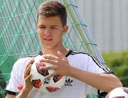 Michael ballack (görlitz, 26 settembre 1976) è un ex calciatore tedesco, di ruolo centrocampista. More Details Emerge Of The Tragic Passing Of Emilio Ballack