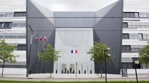 Vous cherchez un professionnel domicilié 67 boulevard du general martial valin à paris ? L Hexagone Balard La Defense Du Xxie Siecle La Voix Du Nord