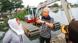 Menhub gelar rapat bahas penanganan transportasi semarang. Ganjar Gerak Cepat Pantau Penanganan Banjir Di Kota Semarang Jpnn Com