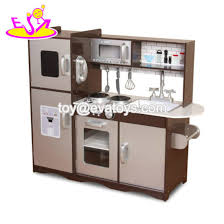 Para preparar la comida tenemos un cazo, sirve para remover la sopa en la olla. China Mejor Diseno De Aparentar De Madera Para Bebes Juguetes De Cocina W10c487 Comprar Jugar Cocina De Juguete En Es Made In China Com