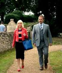 Dans cet épisode inédit, agatha, gemma et roy décident de former le club des cœurs solitaires. 64 Agatha Raisin Ideen Englischer Landhausstil Krimis Hollywood Haare