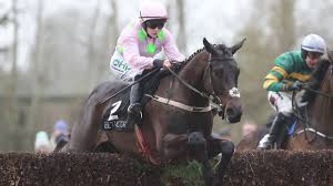 L'un des jockeys les plus titrés de cette course, jean daumas, l'a remportée 5 fois entre 1959 et 1966. Grand Steeple Chase Mullins V Carberry In The Battle For Paris Horse Racing News Racing Post