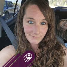 Do baby chicks need special dust for bathing and what are the alternatives?