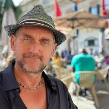 What is the best currency to use in Prague?