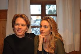 Mit mike gambit (dargestellt von gareth hunt) wird in the new avengers ein gänzlich anderer männertyp etabliert, der mit dem britischen gentleman nicht viel zu tun hat. Hedi Grager Journalistin Bloggerin Constanze Und Mike Kraus Das Model Und Der Sanger Regisseur Und Fotograf