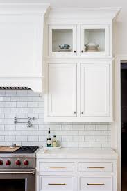 Today i'm going to share with you all the details and sources, decisions and changes we made to our dark, drab and dated kitchen. October 2017 Koby Kepert