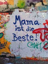 Anna und lena gehen in die schule und in den. Muttertag Berlin