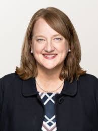 Evelyn Padin's Instagram, Twitter & Facebook