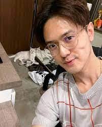 Donna Pehl's Instagram, Twitter & Facebook