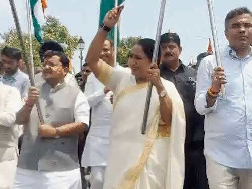 Delhi Tiranga Yatra | Nitin Nabin & Rekha Gupta at Kartavya Path Photos
