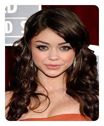 Alternate the direction you wrap the hair. 102 Fun And Elegant Graduation Hairstyles That You Will Love