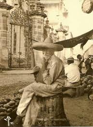 Vendedor De Aguacates Zamora Mich 1915 Fotos De Mexico Historia De Mexico Fotografia Antigua