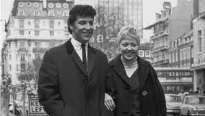 Последние твиты от tom jones (@realsirtomjones). Tom Jones Uneheliches Kind Ist Obdachlos Und Lebt In Eine