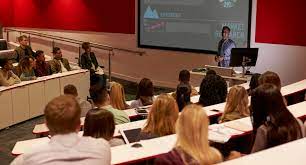 5 Advantages Of Becoming A Lecturer - Career-Advice.jobs.ac.uk