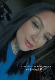 Becky Knott's Instagram, Twitter & Facebook