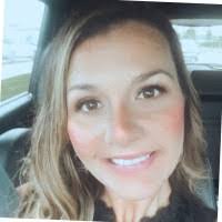 Kelly Ratcliff's Instagram, Twitter & Facebook