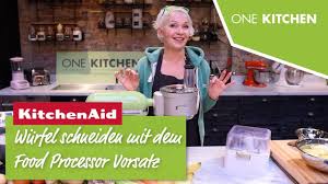 Learn how to make zucchini noodles using 5 different kitchen gadgets! Mit Dem Kitchenaid Foodprocessor Wurfel Schneiden 5ksm2fpa By One Kitchen Youtube