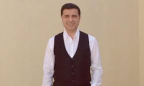 Demirtaş'a 4 yıl 8 ay hapis cezası verildi. Selahattin Demirtas In Cumhurbaskanina Hakaret Davasi