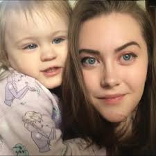 Who was in the room? ❤️Husband 🩷Mom/family 💙Baby Daddy 💛Besties 💜All of  the above 🖤Nobody