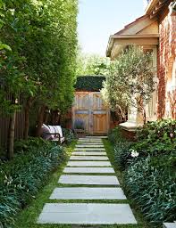 An Extensive Reno Gave This Villa All The Modern Comforts It Needed Small Backyard Landscaping Landscape Design Backyard Landscaping