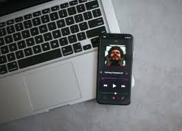 Apple music is apple's streaming music service, comparable to similar streaming services like spotify, amazon music unlimited, google play music, tidal apple music boasts access to more than 75 million songs. Apple Music Android App Offenbart Vorbereitungen Auf Lossless Audio