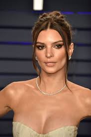 Emily Ratajkowski Style Emily Ratajkowski Best Looks And Outfits Avec Images Exercices De Fitness Fitness Exercice